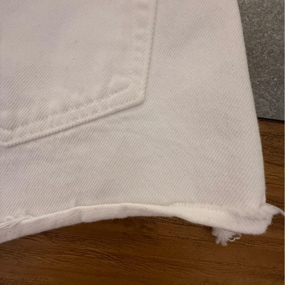 Citizens of Humanity Marlow High Rise White Denim Cutoff Shorts Size 24 NWOT - Picture 10 of 14